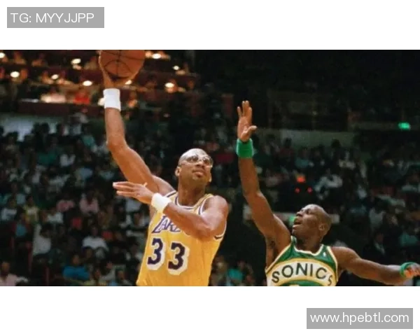 卡里姆·阿布杜尔-贾巴尔：篮球传奇与文化象征的辉煌人生